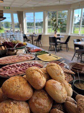 Gratis frukostbuffé varje dag
