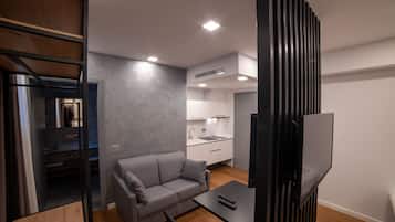 Deluxe Studio