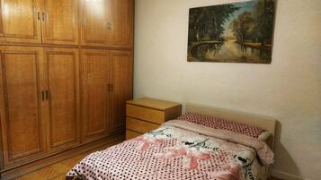 3 sovrum, strykjärn/strykbräda, gratis wi-fi och sängkläder