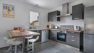 KĂŒhlschrank, Mikrowelle, Ofen, GeschirrspĂŒler