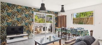 House by the sea - 15m from the beach