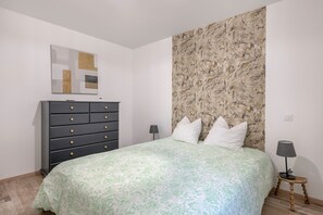 3 chambres, fer et planche à repasser, Wi-Fi gratuit
