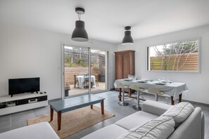 Living area - House by the sea - 15m from the beach (Saint-Michel-Chef-Chef)