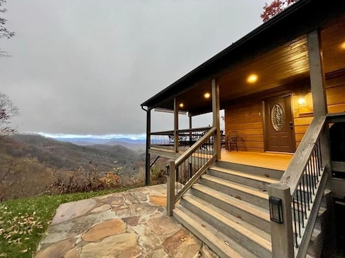 Sunset Ridge Lodge - Sunset Ridge Lodge - Breathtaking mountain views and