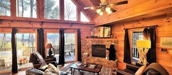 Tree Top Getaway - Tree Top Getaway close to Fontana Lake and NOC - Free Train