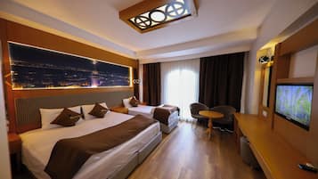 Deluxe Room | Premium bedding, in-room safe, desk, laptop workspace