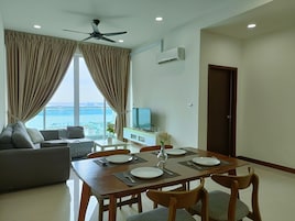 Luxury Room | Ruang tamu | 40 inci televisyen LED dengan digital, TV, pejabat