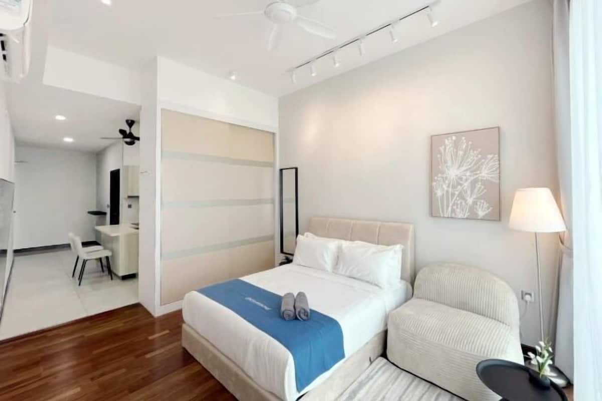 Individually decorated, individually furnished, desk, laptop workspace