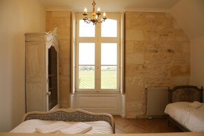 10 bedrooms, iron/ironing board, travel crib, free WiFi