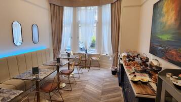 Desayuno continental incluido todos los días