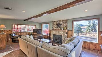 TV, fireplace