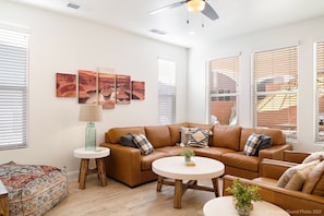 Casa, 5 quartos | Área de estar | Smart TV
