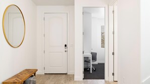 House, 5 Bedrooms | Interior