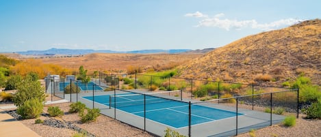 Townhome, 4 Bedrooms | Sport court