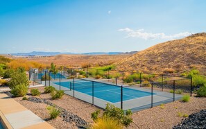 Stadtwohnung, 4 Schlafzimmer | Sportplatz
