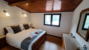 5 chambres, fer et planche à repasser, lit parapluie, Wi-Fi gratuit