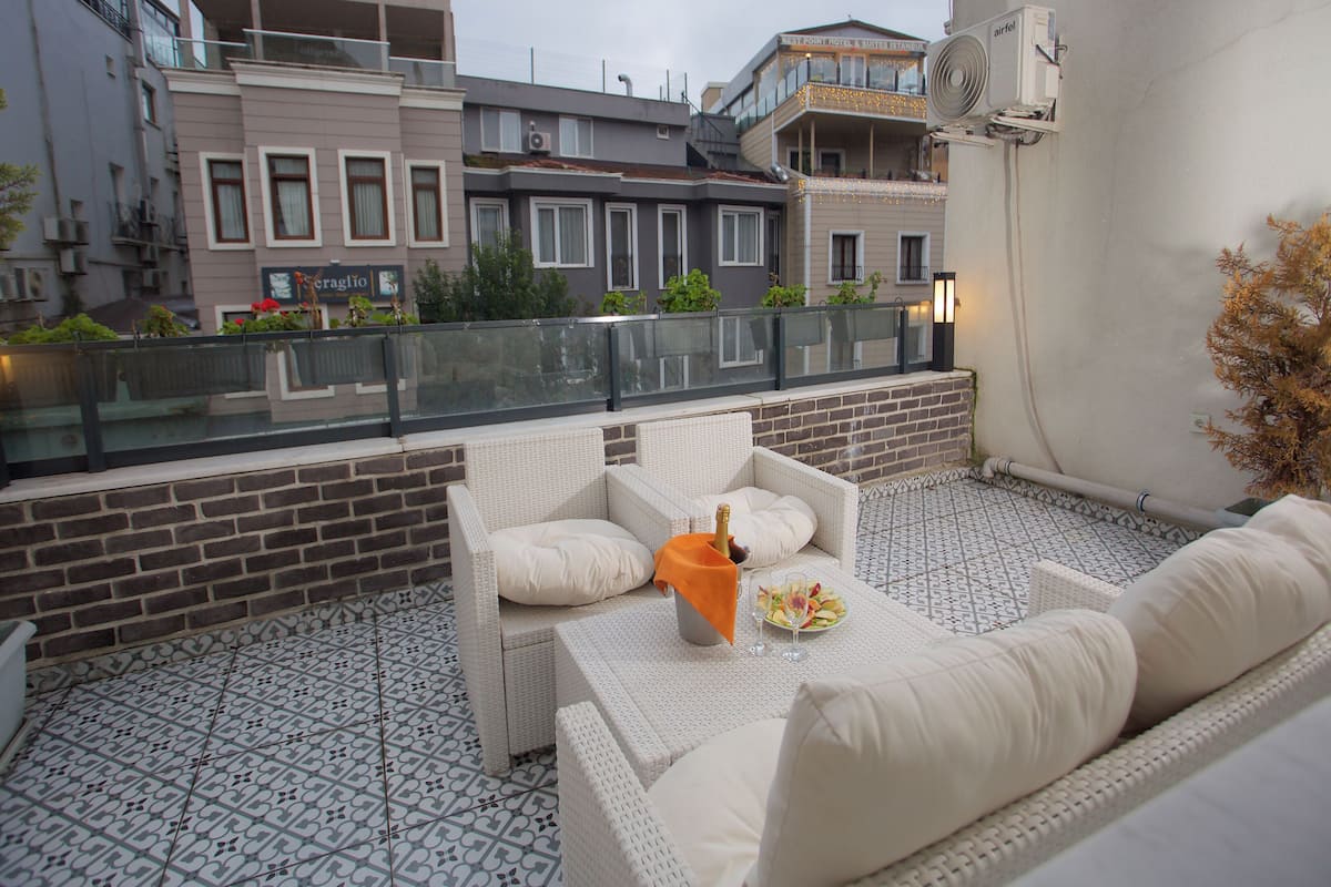 Deluxe Double Room with Terrace | Terrace/patio