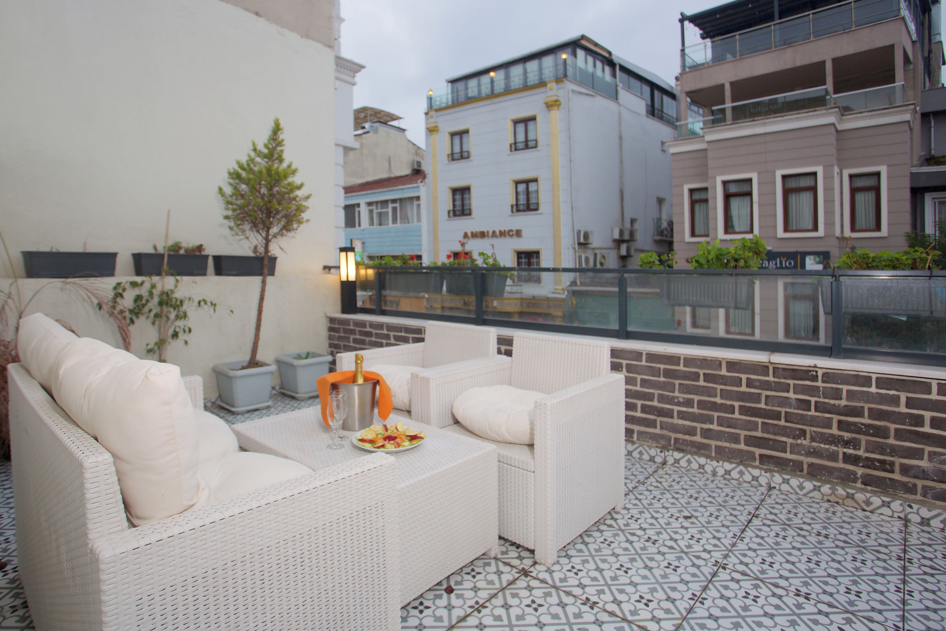 deluxe double room with terrace | city view