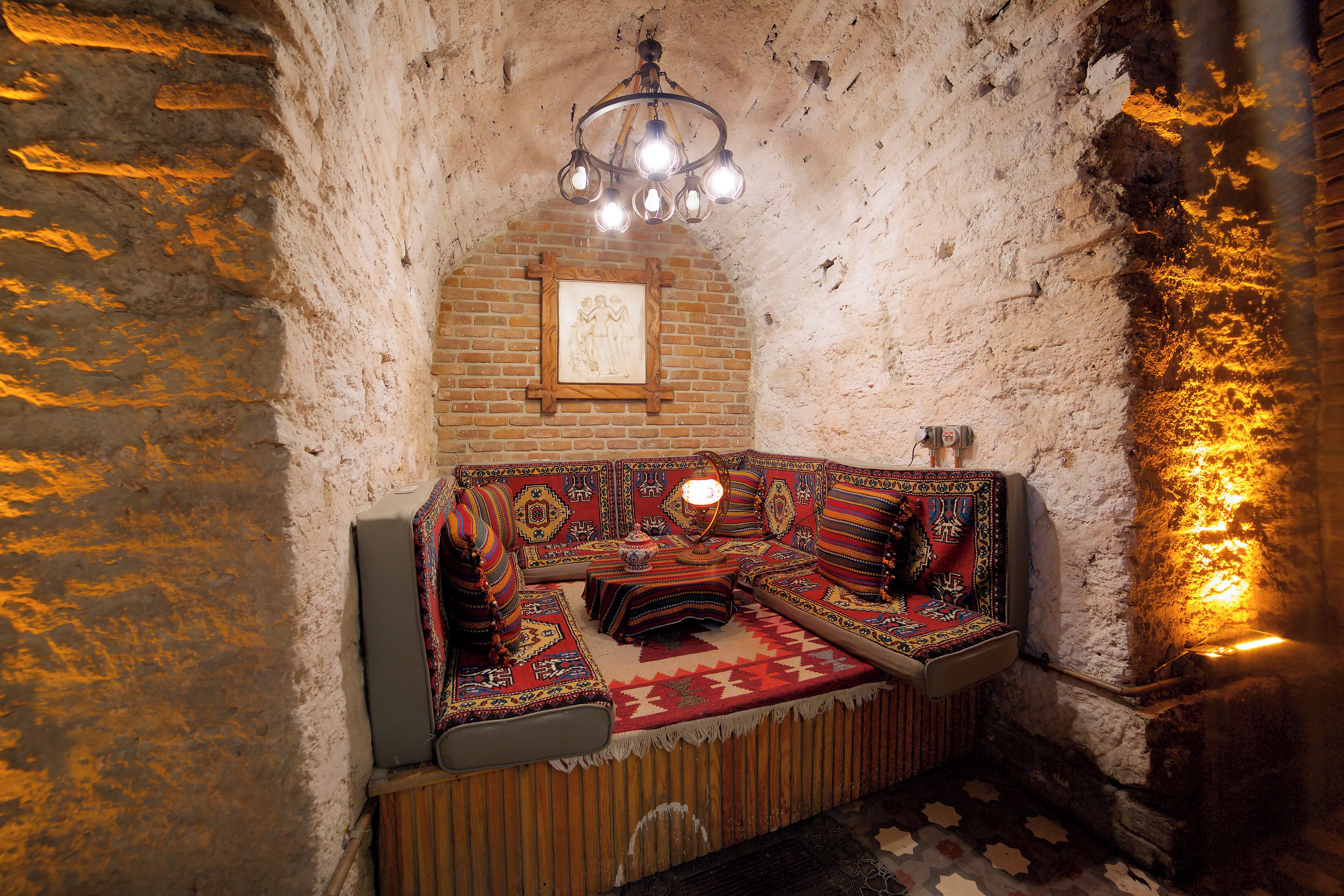 double room with patio | 1 bedroom, minibar, in-room safe, desk