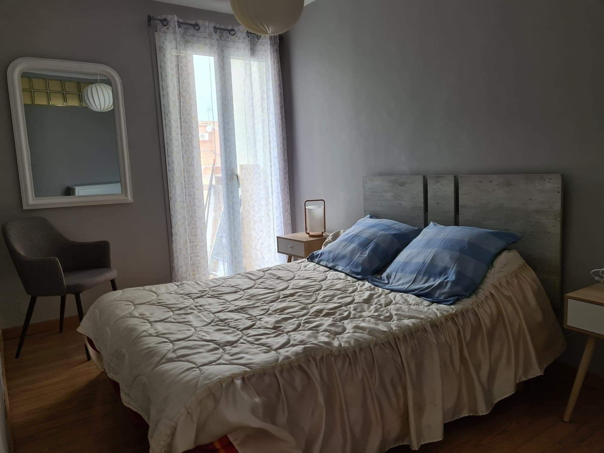 1 間睡房、熨斗/熨衫板