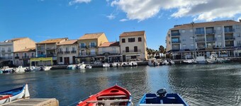 Charming accommodation on the port of Mèze