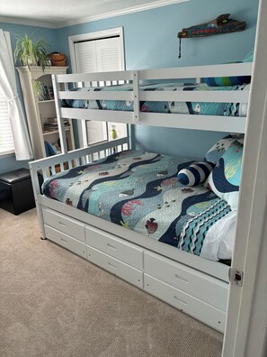 3 bedrooms, iron/ironing board, travel crib, free WiFi