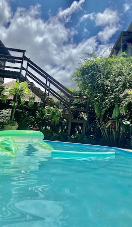 32-inch Smart TV with digital channels, TV