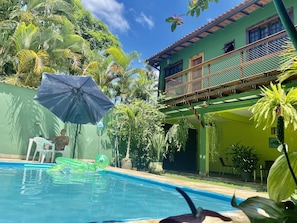Front of property - Suítes aconchegantes com piscina e praia (Angra dos Reis)
