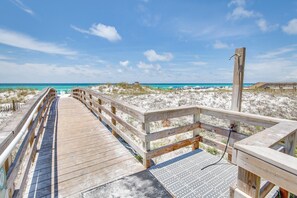 Property grounds - Ground Level Beachfront Unit-2 Pools-Close 2 Beach (Miramar Beach)