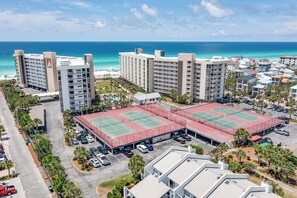 Sport court - Ground Level Beachfront Unit-2 Pools-Close 2 Beach (Miramar Beach)