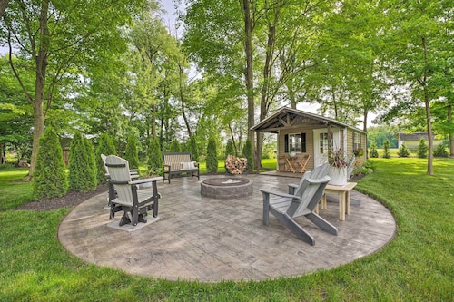 Shipshewana Guest House with Fire Pit!