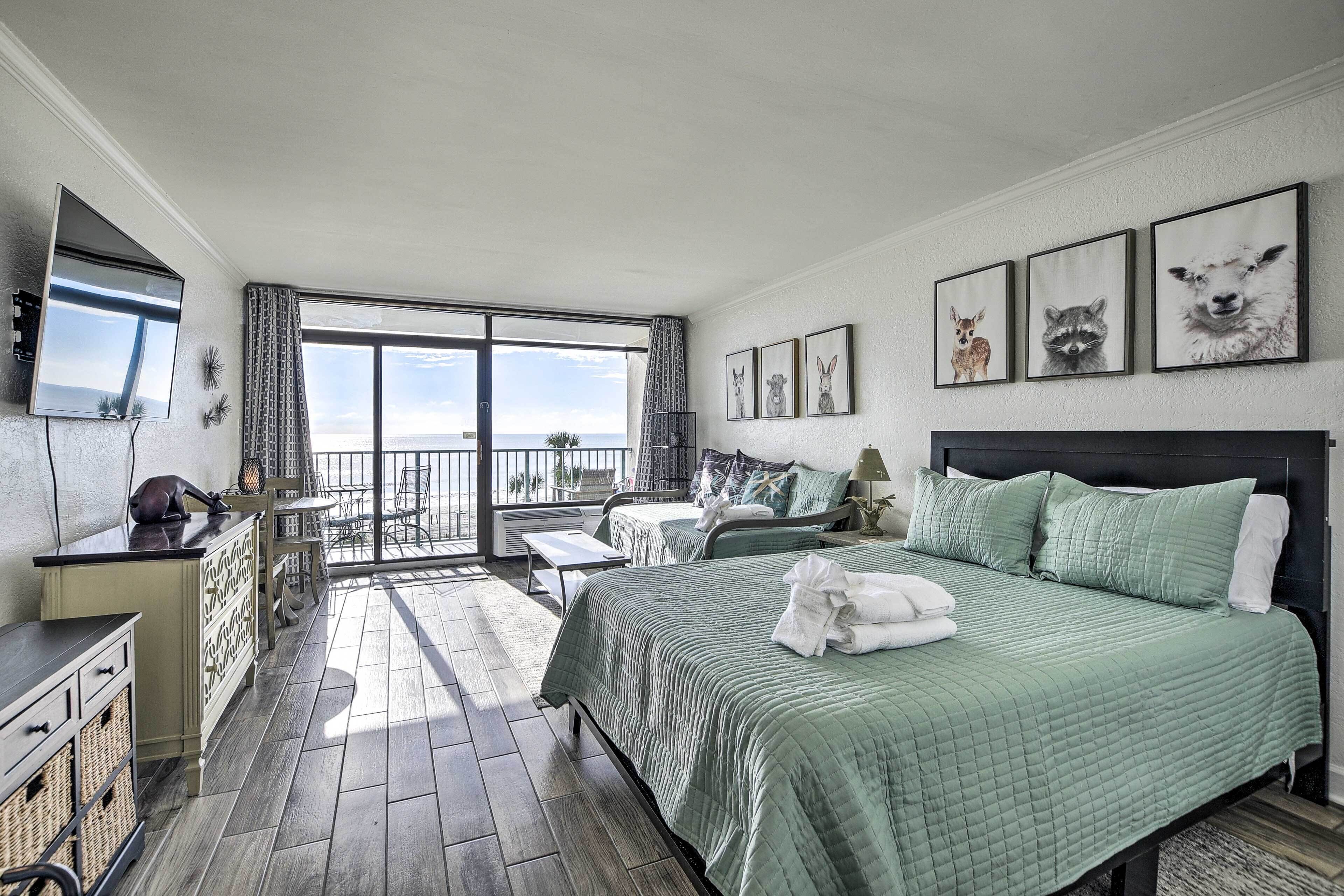 Newly Renovated Oceanfront Studio w/ Beach Access