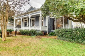 Exterior - Comfy Central Natchez Hideaway: Walk to Dtwn! (Natchez)