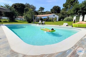 A heated pool - 2 bedroom private vacation home in sainte-marie-de-rã© France (Sainte-Marie-de-Ré)