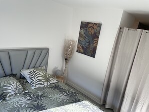1 chambre, fer et planche Ă repasser, Wi-Fi, draps fournis
