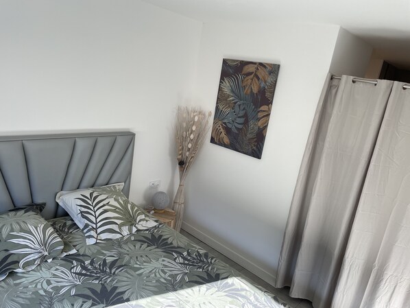 1 chambre, fer et planche à repasser, Wi-Fi, draps fournis