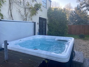 Terrace/patio - Beautiful Farmhouse set in Lincolnshire countryside (Market Rasen)