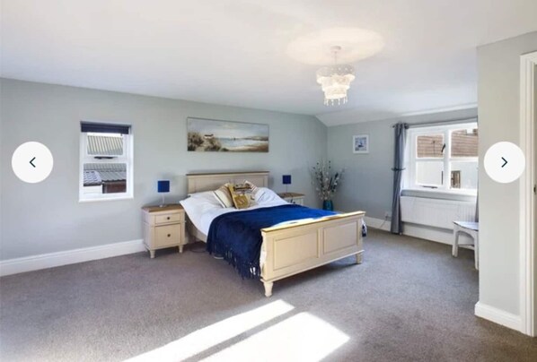 5 bedrooms, iron/ironing board, travel cot, free WiFi - Beautiful Farmhouse set in Lincolnshire countryside (Market Rasen)