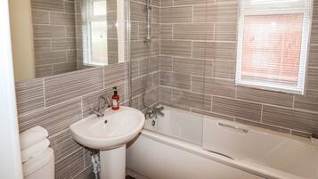 Cottage | Phòng tắm | Buồng tắm vòi sen