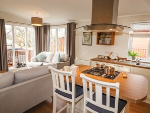 Cottage | 3 bedrooms, individually decorated, individually furnished, free WiFi - Bramblings by the Lake (Windermere)