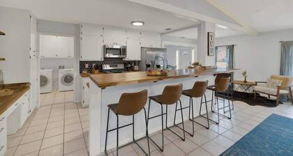 Luxury Home 2-Mins to Downtown w/Sauna+Plunge Pool