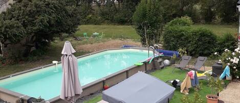 Seasonal outdoor pool