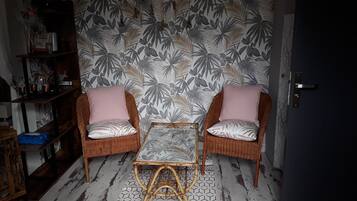 Deluxe Twin Room | Individually decorated, individually furnished, desk, laptop workspace