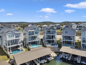Exterior - Harbor House Lakefront Luxury w Boat Slip, Pool (Kingsland)