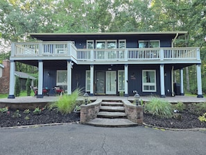 Exterior - Cozy property, a short walk to a lake front beach. (Locust Grove)