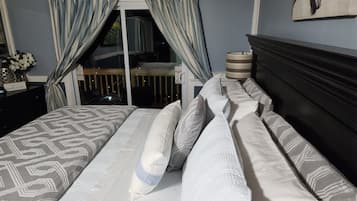 3 bedrooms, desk, iron/ironing board, free WiFi
