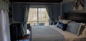 3 bedrooms, desk, iron/ironing board, free WiFi - Cozy property, a short walk to a lake front beach. (Locust Grove)