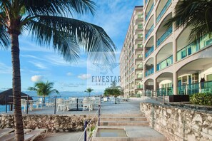 Outdoor dining - Luxury 4 Bdrm Oceanfront in Cozumel 3CN (San Miguel de Cozumel)