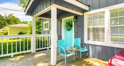 Pet-Friendly Cottage, 3 Blocks to Main St!