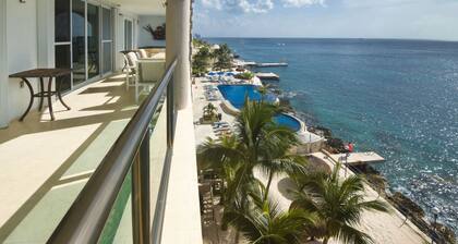 Amazing Oceanfront Condo with Views El Cantil 5CN